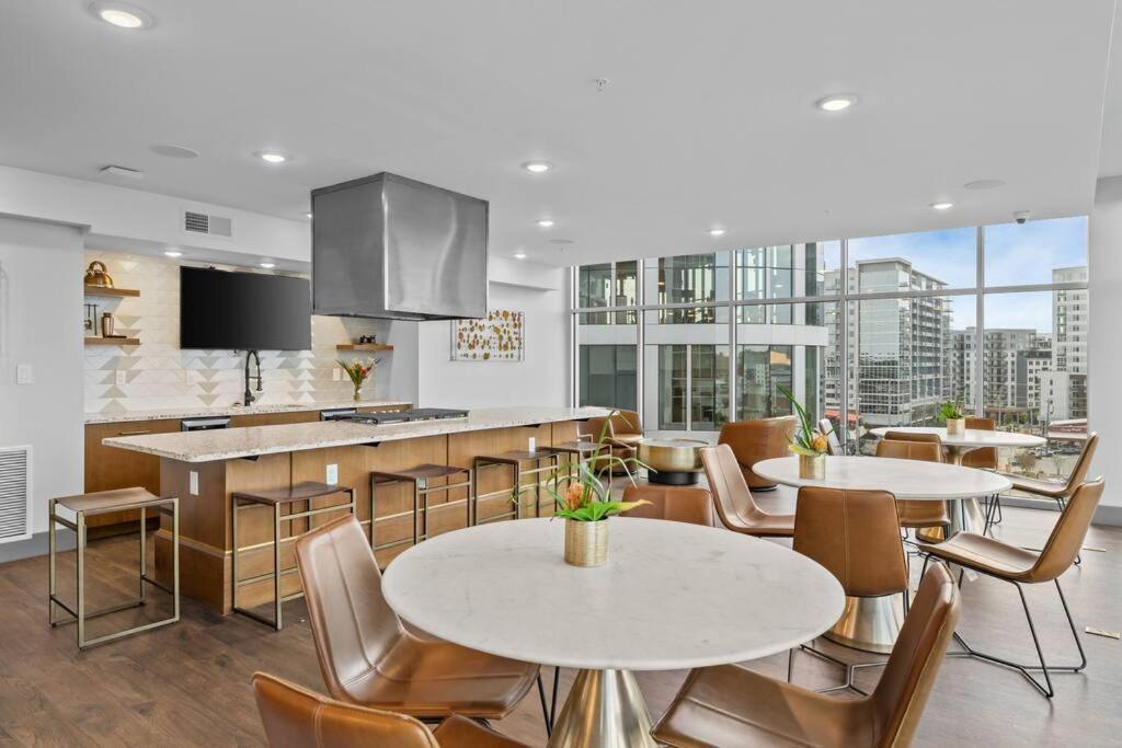 Apartment Billionaire's Nest Penthouse The Gulch